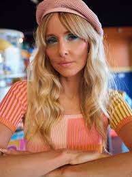 In the moment close your eyes, dance to @the1975 By @leocackett_studio