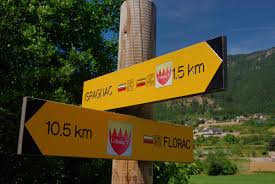 Les gr, sentiers de grande randonnée : File Balisage Du Sentier De Grande Randonnee Urbain V Jpg Wikimedia Commons