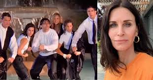 With jennifer aniston, reese witherspoon, courteney cox, cara delevingne. Friends Reunion Courteney Cox Doesn T Have Fond Memories Of The Iconic Fountain Scene Says Filming Special Was So Emotional Gossipchimp Trending K Drama Tv Gaming News