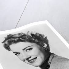 Actress Anne stores Baxter News Photo