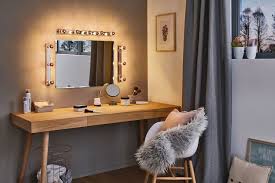 Schminken Wie Die Filmstars Mit Unserer Spiegelleuchte Regula Verwandelst Du Einen Schnoden Spiegel In Einen Hollywood Diy Wohnen Lampen Und Leuchten Paulmann