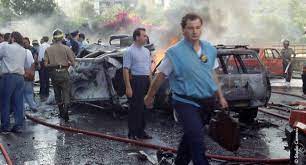 La strage di capaci fu un attentato organizzato da cosa nostra ai danni del giudice antimafia giovanni falcone. Strage Borsellino C Era Puzza Di Bruciato Di Cherosene Di Morte La Foto Al Carabiniere Con La Borsa Del Magistrato L Ho Fatta Io Intervista Al Fotoreporter Franco Lannino Itaca Notizie