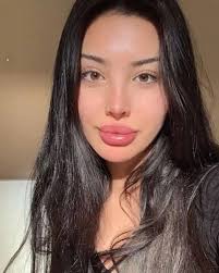 Carla McGuire, also known as Carla Galloway, is an Australian personality  best known as the wife of Eddie McGuire, a… Read More: Eddie McGuire's  wife, Carla McGuire Biography: Age, Net Worth, Height,