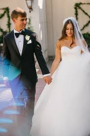 Bride And Groom Wedding Day Pictures For A Southern Wedding In New Orleans Simple Wed Wedding Photos Poses Wedding Day Inspiration Strapless Dress Hairstyles