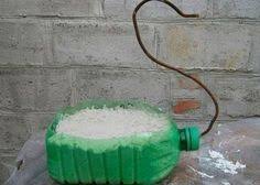 Ghivece De Flori In Forma De Lebada Confectionate Din Sticle De Plastic In 2020 Recycle Plastic Bottles Diy Plastic Bottle Plastic Bottle Art