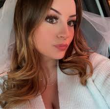 What's a good day and theme for a baby shower?