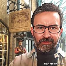 Ewan Ross (@EwanRoss13)