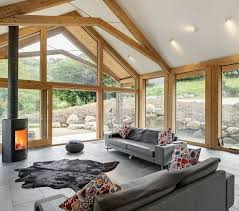 Wohnzimmer Neu Gestalten Moderner Landhaus Look Fur Den Altbau Neu Haus Designs Barn House Design House Exterior Oak Frame House