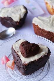 Moelleux Aux Amandes Et Chocolat Noir Et Blanc Saint Valentin Coeurs En Chocolat Chocolat Noisette Recette Dessert