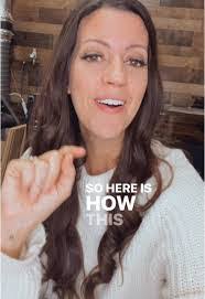 Carmen Mohr's Instagram, Twitter & Facebook