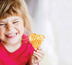 Lenora Giles's Instagram, Twitter & Facebook