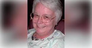 Carolyn Staples's Instagram, Twitter & Facebook