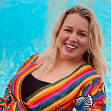 Nikki Smithson's Instagram, Twitter & Facebook