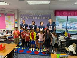 Dora Hawkins (@DoraSHawkins)