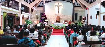 Berikut ini, beberapa gambar dengan tema acara tahun baru yang osnipa kumpulkan dari berbagai sumber. Gereja Katolik St Fransiskus Assisi Karangasem Bali Gelar Ibadah Misa Malam Tahun Baru