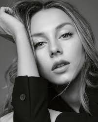 Submitted 16 days ago by stuffsome1733. Ester Exposito Brasil Ø¹Ù„Ù‰ ØªÙˆÙŠØªØ± Nova Foto Da Ester Exposito Para A Ysl Beauty