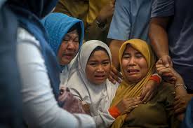 More than 300 boeing 737 max planes are in operation and more than 5,000 have been ordered in october a lion air plane crashed into the sea off the indonesian capital, jakarta, killing all 189 people onboard. Families Of Lion Air Crash Victims Ask Why Boeing 737 Max Not Grounded Before Deadly Ethiopian Airlines Accident South China Morning Post