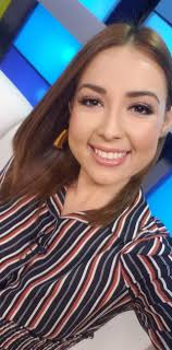 Selfie desde Noticiero Hechos. Feliz viernes 🌟