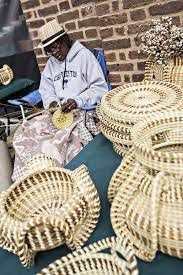 Charleston City Market With Images City Of Charleston Famous Beaches Sweetgrass Basket
