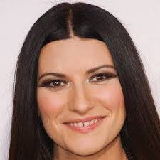 She released her first spanish album, laura pausini, in 1994 and became a household name in spain and latin america. Laura Pausini Pop Singer Bio Birthday Family Age Born Allfamous Org