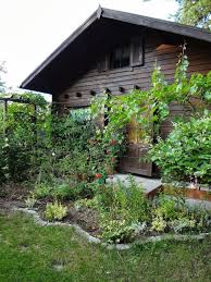 These Lil Garden Houses Are In The Middle Of Berlin My Family There Has One So Cute Home And Garden Amazing Gardens Little Gardens