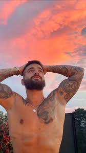 ¿maluma y alejandro sanz en malos términos? Maluma Via Instagram Stories Shirtless Men Beautiful Men Gorgeous Men