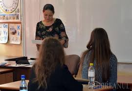 La nivel naţional sunt disponibile 4.930 de posturi didactice/catedre vacante pentru angajare pe perioadă nedeterminată (titularizabile), cu titularizare 2017. Titularizare Mai Putin De Jumatate Din Candidati Au Promovat Examenul