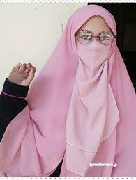 Namun hijab, masih memperlihatkan bagian wajah dan tangan wanita. Foto Gaya Hijab Bercadar Remaja Bogor Yang Populer Instagram Ranti Amalia
