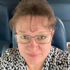 Is it possible to store shredded cheddar cheese in the freezer?