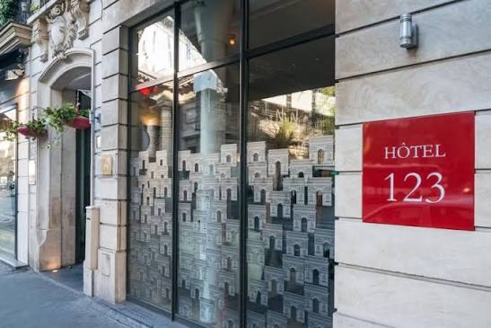 Le 123 Elysées Astotel