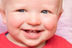 Das zahnfleisch spannt, drückt, juckt und schmerzt. Richtige Pflege Fur Babyzahne Prophylaxe Zahnreinigung Zahnersatz Zahnarzt Koln Suelz Klettenberg