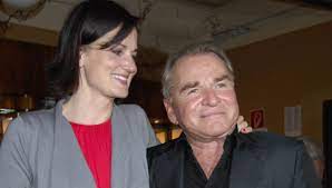 Er hat bereits eine tochter mit kellermann fritz wepper hat immer zu seiner früheren geliebten susanne kellermann gestanden. Fritz Wepper Medienbericht Der Um Himmels Willen Star Soll Heimlich Geheiratet Haben Bunte De