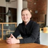 Now the orange tree has oranges. 9 Igor Kwiatkowski Profiles Linkedin