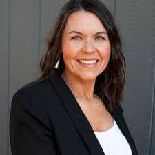 Karrie Moore's Instagram, Twitter & Facebook