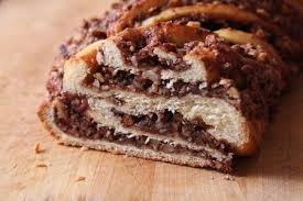 C Est Dimanche C Est Legal Nusszopf Brioche Tressee Allemande A La Noisette Beau A La Louche Alimentation Recette Entremet Desserts Crus
