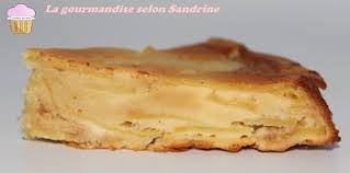 Pour commencer, épluchez et découpez des pommes golden en morceaux, afin d'en faire une compote. La Gourmandise Selon Sandrine La Tarte Aux Pommes Et Au Mascarpone De Cyril Lignac Sans Beurre