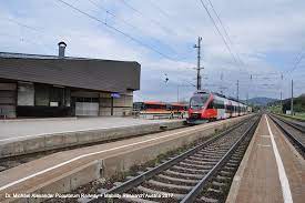 Einspurige verkehrsführung bei bahnunterführung vormittags und roidwalchnerstraße nachmittags do 15. Westbahn Westbahnstrecke Weststrecke Eisenbahn Wien Linz Salzburg Magistrale Fur Europa Michael Populorum Deef