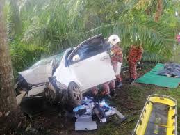 We did not find results for: Bapa Dan Anak Maut Kereta Rempuh Pokok Penggerak Daily