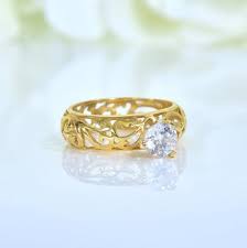 14k Gold Ring Clear Quartz Ring April Birthstone Ring Gemstone Etsy Quartz Ring Gold Gemstone Ring Gemstones Jewelry Rings