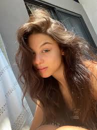Kira Kosarin on X: No makeup thread - drop ur pics I wanna see ur  beautiful fresh faces! t.cooticYRp54T  X