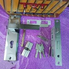 Kunci pintu bellucci dan harga kunci di kota medan | dowshardware.com vendor kunci pintu dan kunci bulat kamar mandi, menyajikan info kunci pintu bellucci murah model terbaru di kota medan dan sekitarnya siap melayani pembelian handle panic exit dan kunci pintu rumah seluruh indonesia. Toko Online Bellucci Morechi Estillo Sorento Shopee Indonesia