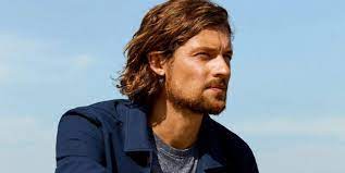 Textured cut, modern quiff, faux hawk and slicked back undercut—thick hairstyle will look. The Best Hairstyles For Men With Thick Hair Fashionbeans