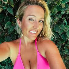 KEᒪ ᖇOᑕᕼEᒪᒪE (@thebackpackingblondie) • Instagram photos and videos