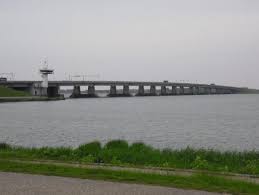 Thema: Sprakeloze leegte en onuitsprekelijke Volheid