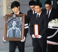 Kim joo hyuk's car reportedly flipped & burned leading to his death earlier at around 4.30pm kst (out of respect i did not want to embed the tweet because of the picture of the accident). Funeral For Kim Joo Hyuk Held Kim Joo Hyuk Joo Hyuk Korean Entertainment News