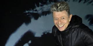 Настоящее имя — дэ́вид ро́берт джонс (англ. War Major Tom Eine Frau Neues Von David Bowie