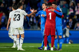 Previa del fc barcelona vs getafe cf. Jorge Molina Of Getafe Cf Embraces With Keylor Navas Of Real Madrid Sports Images Real Madrid Madrid