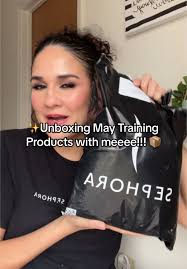 ✨Unboxing May Training Products with meeee!!! 📦💕 Este mes llegaron un  poco temprano, lo tomaré como mi regalo de mothers day🫶🏼🤭🤣🌷👏🏼  #trainingproduct #sephora #sephorahaul #sephoralife #sephoraemployee ...
