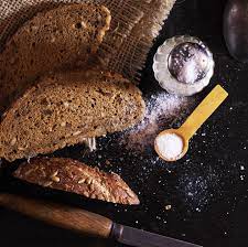 Als individuelles präsent mit selbst gebastelten korb oder brotdose sind die naturalien also ideale geschenke zum einzug. Brot Und Salz Warum Schenkt Man Es Zum Einzug Stern De
