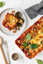 Easy Vegetarian Lasagne Recipe Your Ultimate Menu Recipe In 2020 Vegetarian Lasagne Lasagne Recipes Vegetarian